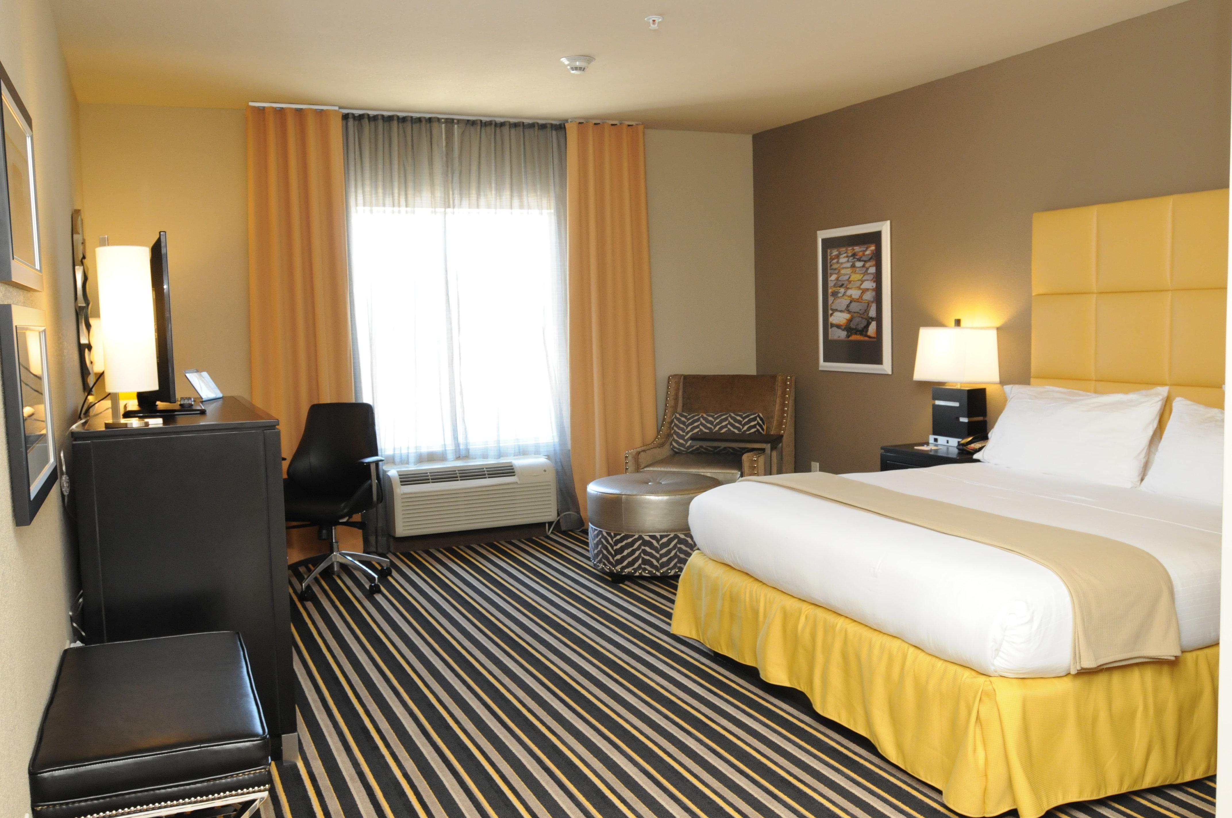 Holiday Inn Express Covington-Madisonville By Ihg Екстериор снимка