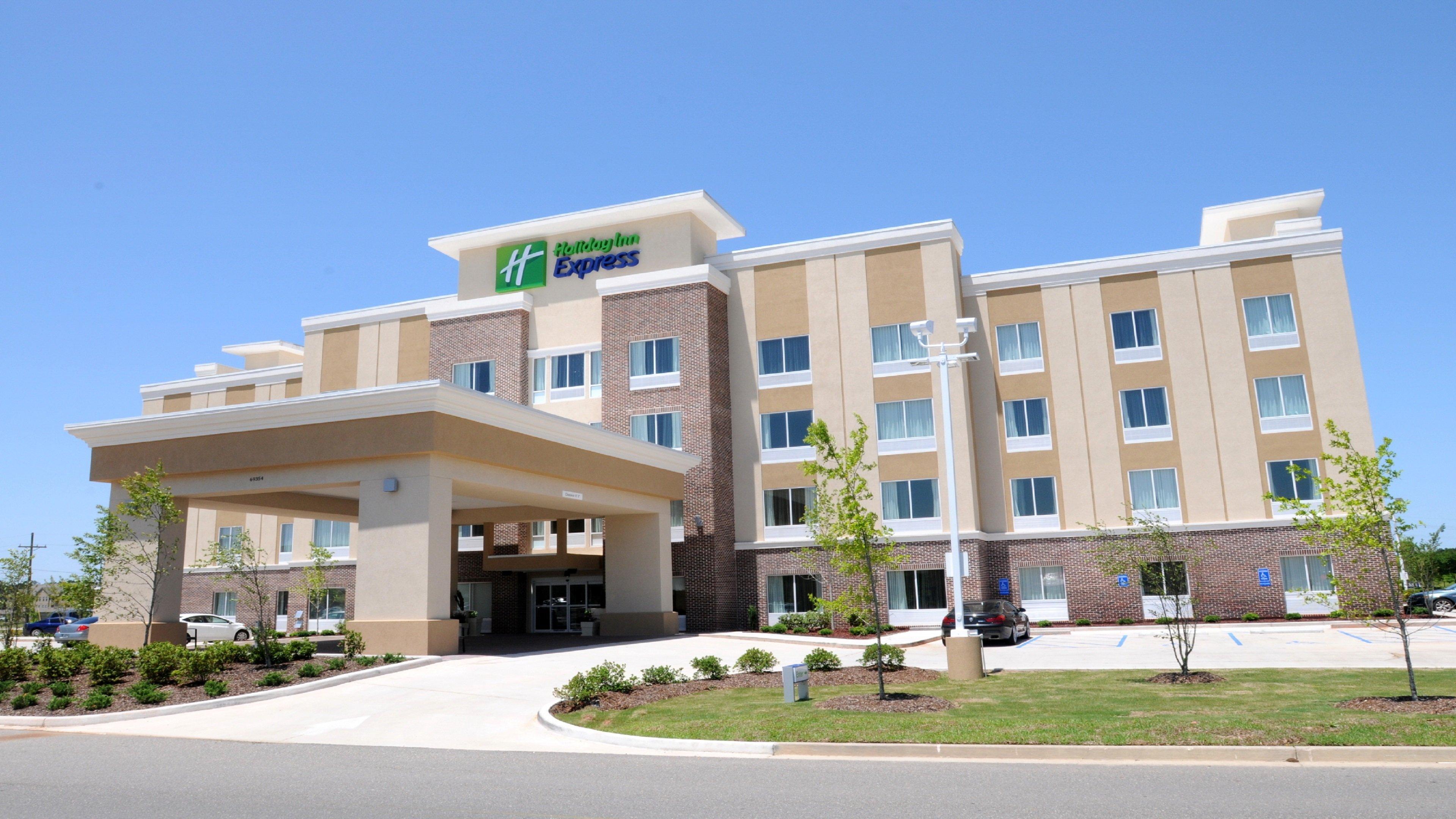 Holiday Inn Express Covington-Madisonville By Ihg Екстериор снимка