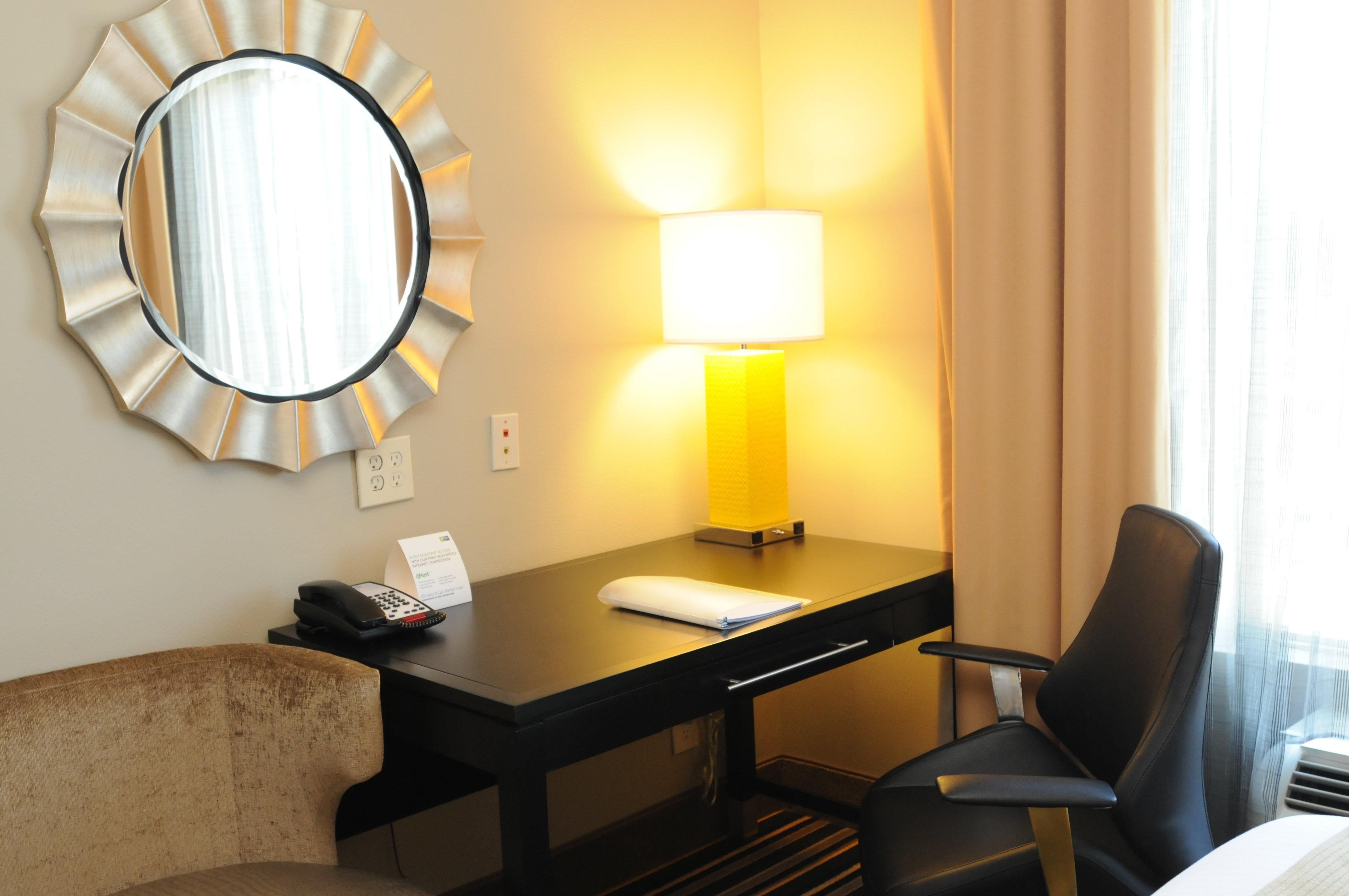 Holiday Inn Express Covington-Madisonville By Ihg Екстериор снимка