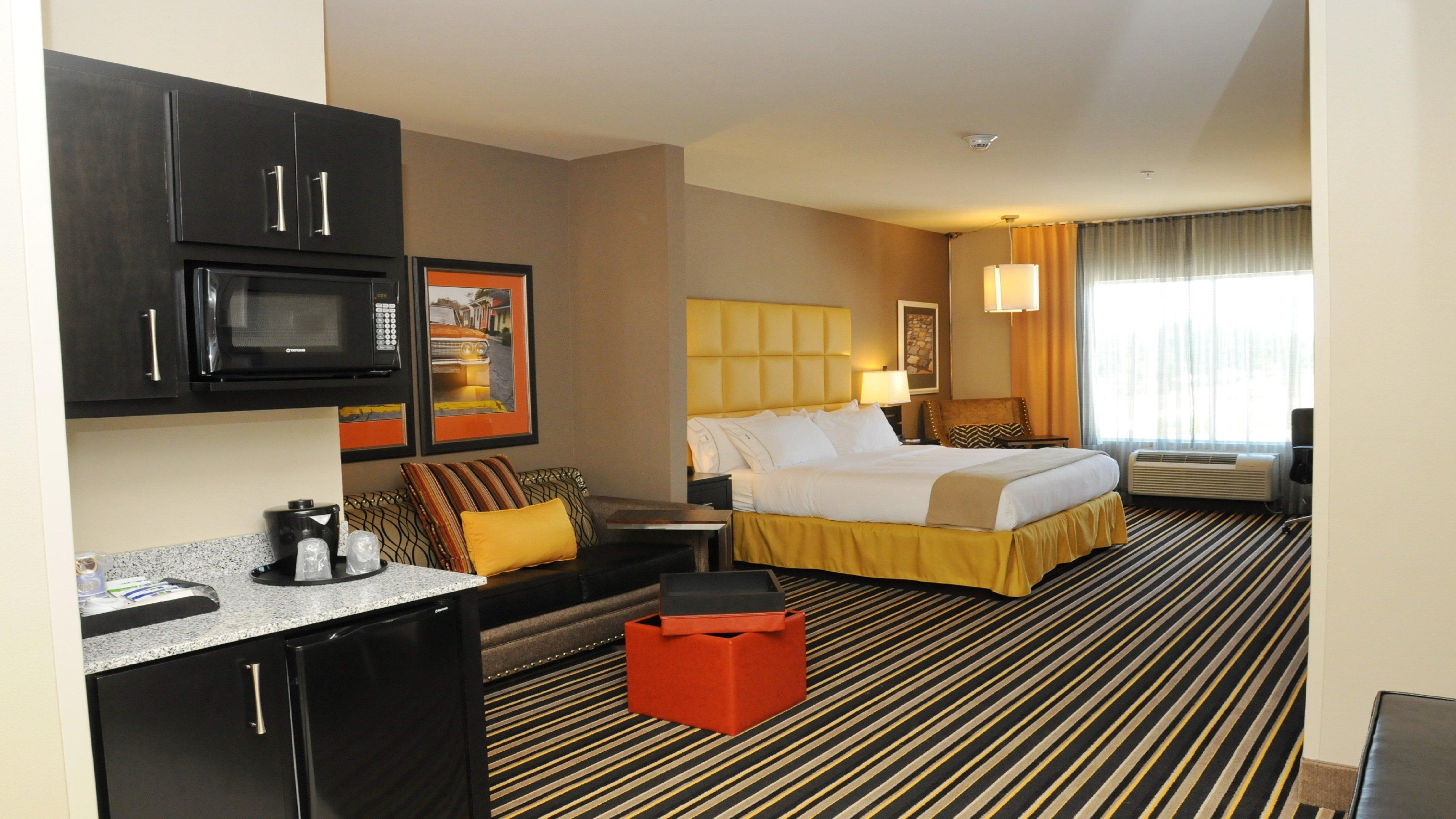 Holiday Inn Express Covington-Madisonville By Ihg Екстериор снимка