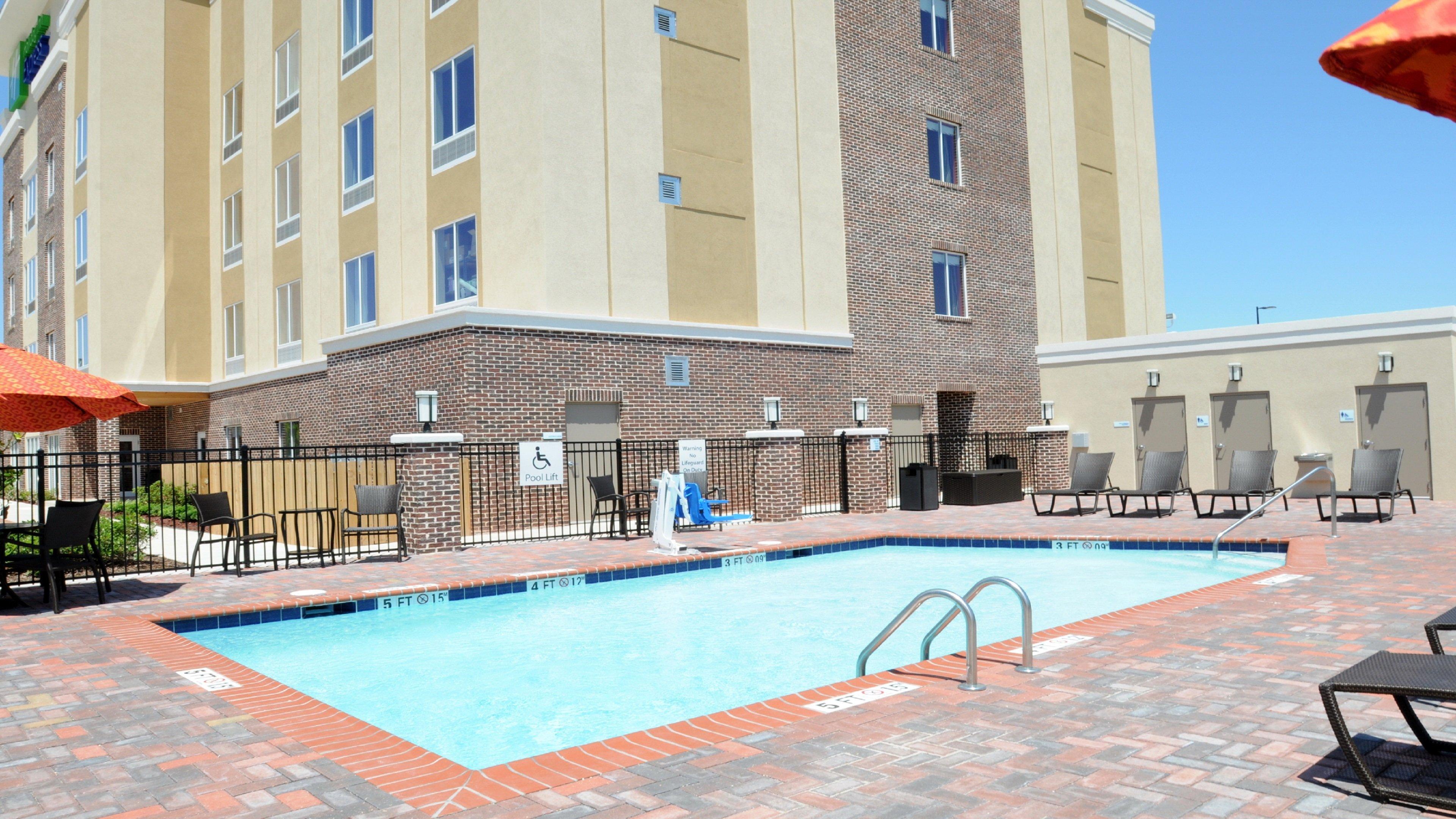 Holiday Inn Express Covington-Madisonville By Ihg Екстериор снимка