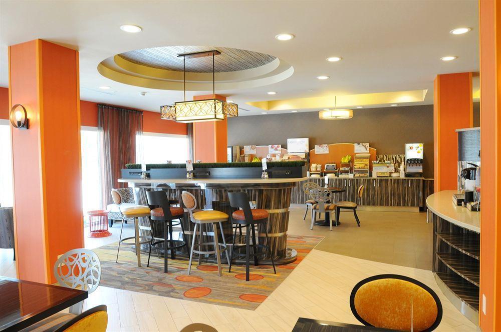 Holiday Inn Express Covington-Madisonville By Ihg Екстериор снимка