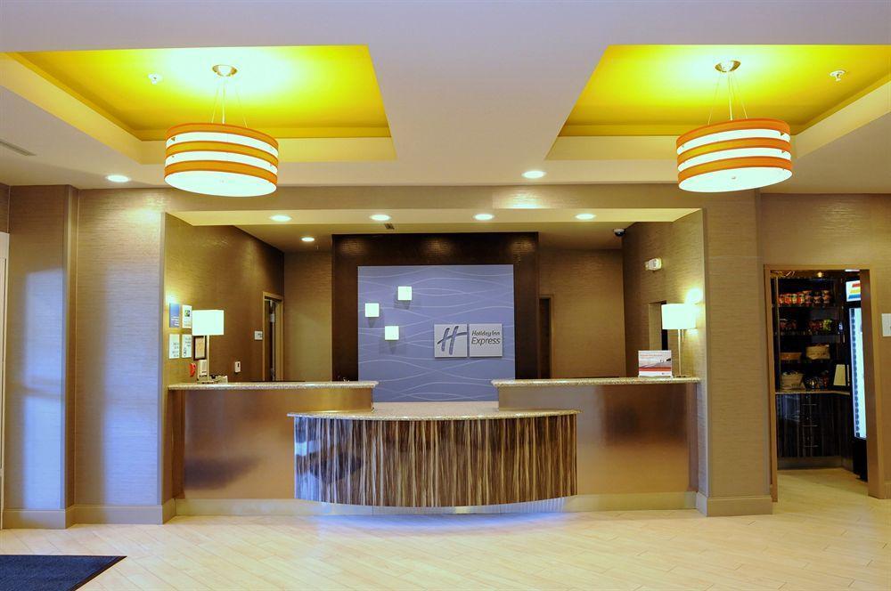 Holiday Inn Express Covington-Madisonville By Ihg Екстериор снимка